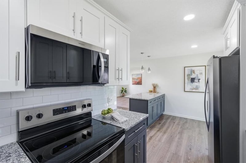 3105 Porter Rd, Independence, MO 64055