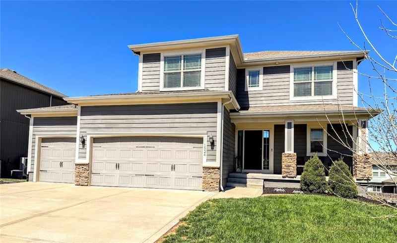 1524 44th St, Lee's Summit, MO 64082