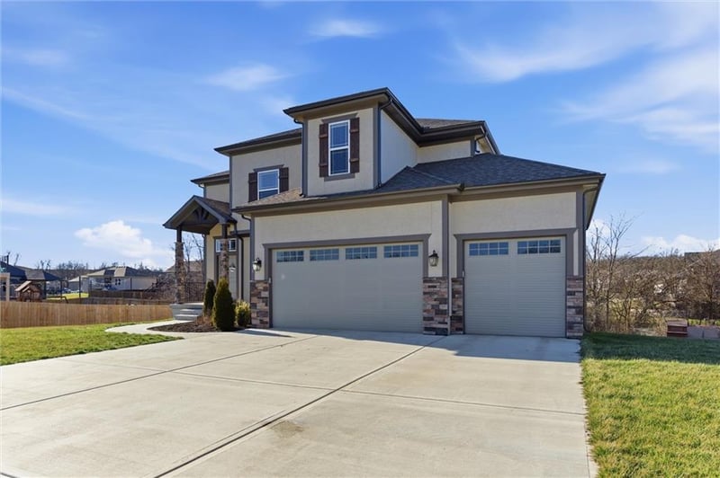 308 Oak St, Lone Jack, MO 64070