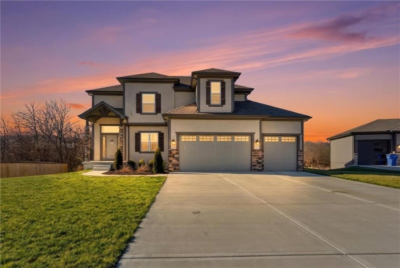 308 Oak St, Lone Jack, MO 64070