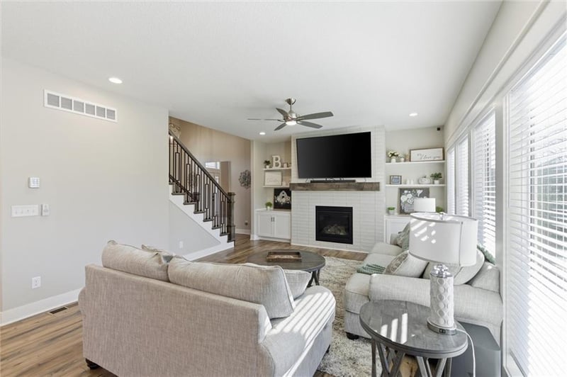 308 Oak St, Lone Jack, MO 64070