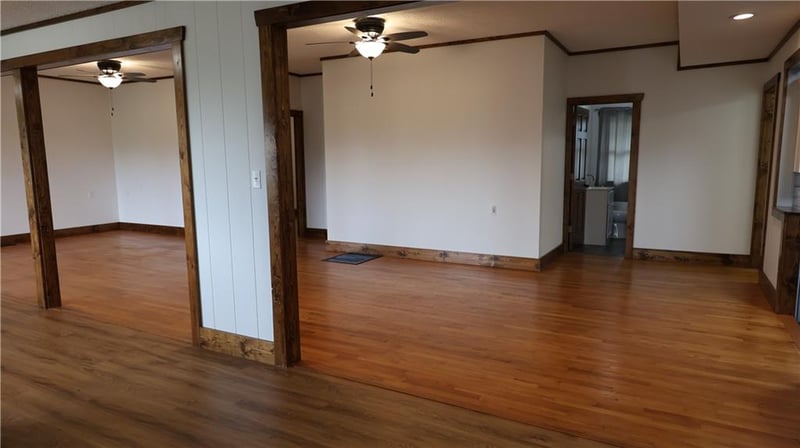 13975 31 Hw, Garnett, KS 66032