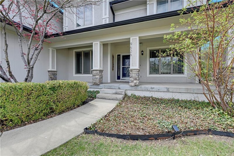 9626 Falcon Valley Dr, Lenexa, KS 66220