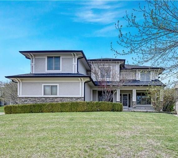 9626 Falcon Valley Dr, Lenexa, KS 66220