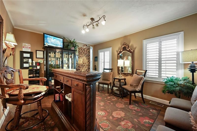 203 Jefferson St, Lee's Summit, MO 64063