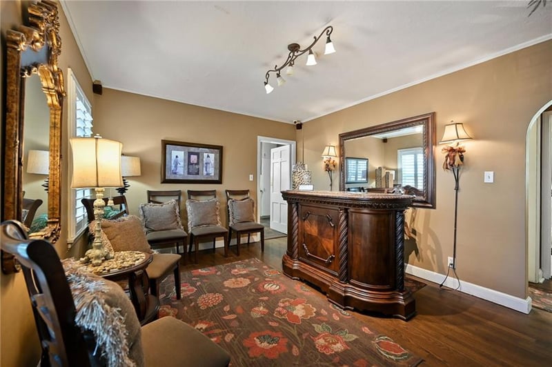 203 Jefferson St, Lee's Summit, MO 64063