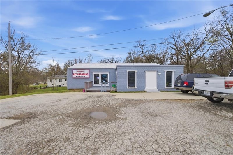 813 Oldham Blvd, Lee's Summit, MO 64063