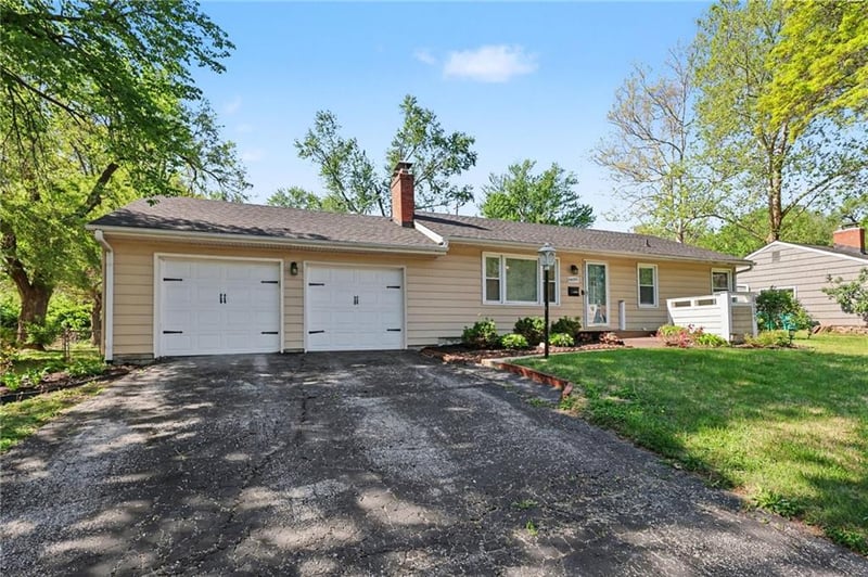 6609 72nd Ter, Overland Park, KS 66204