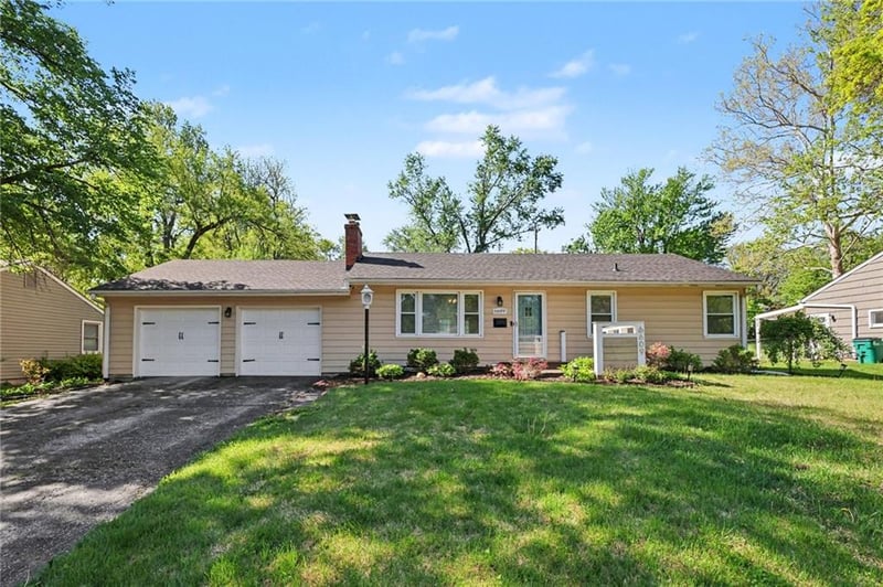 6609 72nd Ter, Overland Park, KS 66204