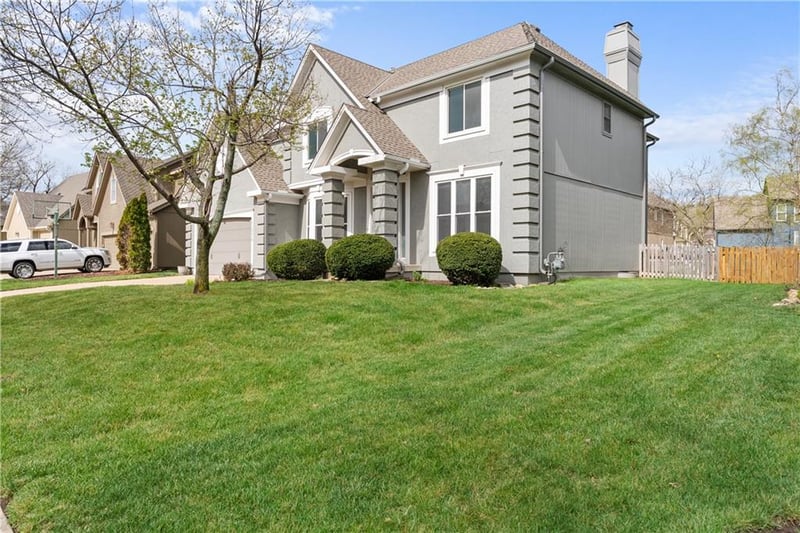 14614 Floyd St, Overland Park, KS 66223