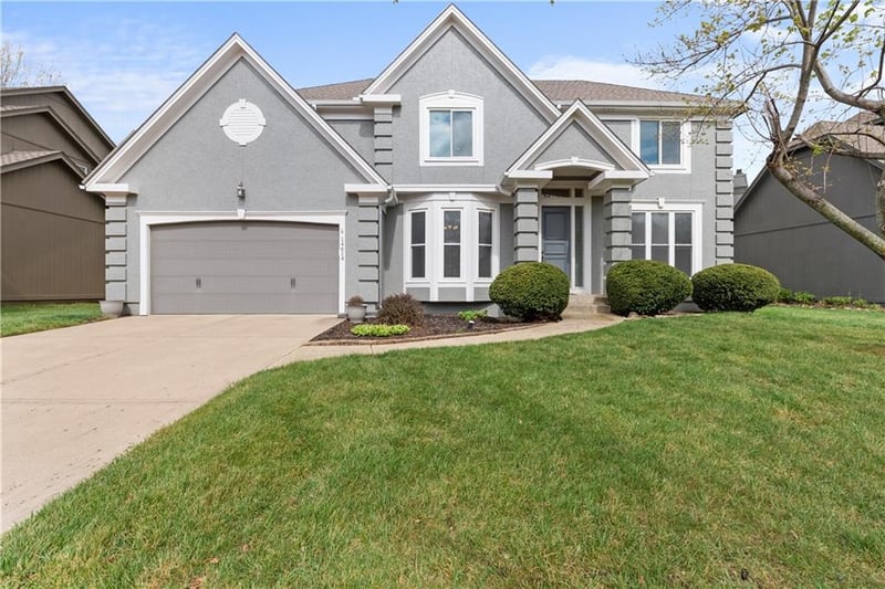 14614 Floyd St, Overland Park, KS 66223
