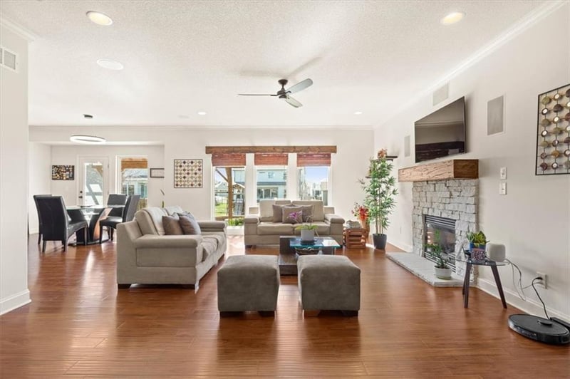 23513 89th Ter, Lenexa, KS 66227