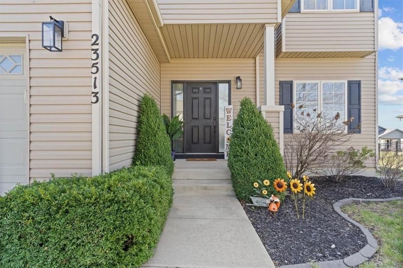 23513 89th Ter, Lenexa, KS 66227