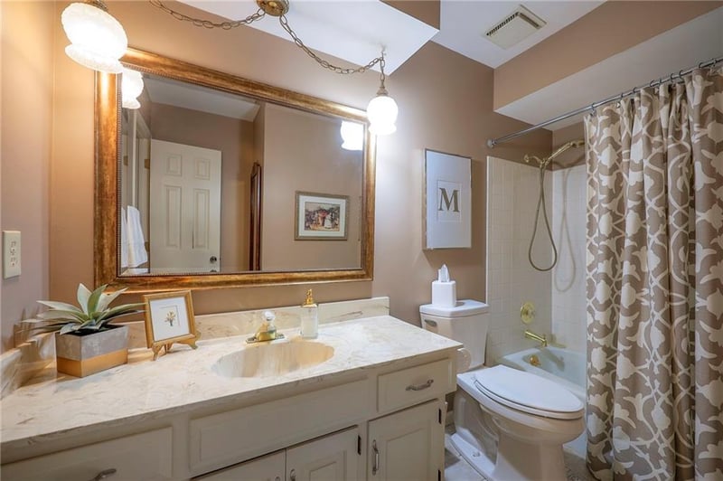 12704 117th St, Overland Park, KS 66210