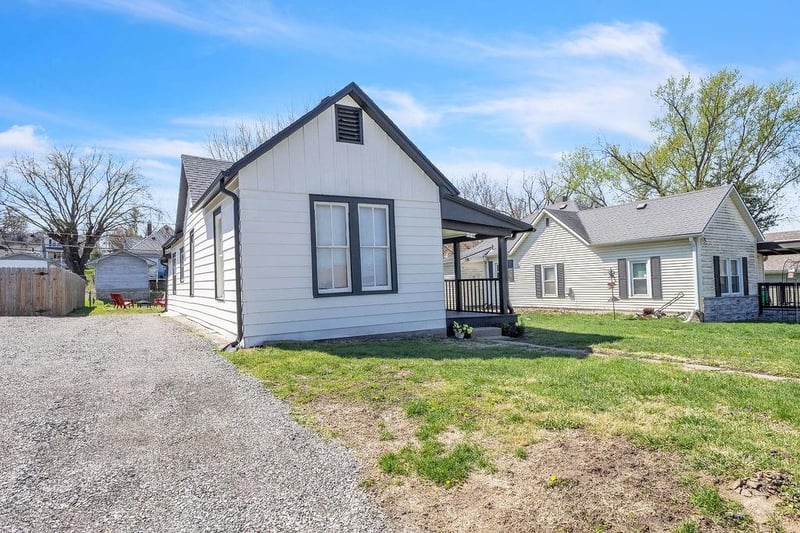 3114 Olive St, St Joseph, MO 64507