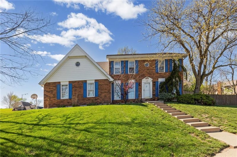 4112 Shady Lane Dr, Kansas City, MO 64119