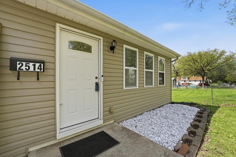 2514 Race Ave, Independence, MO 64052