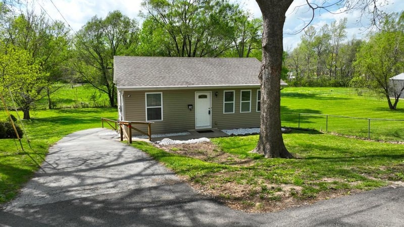 2514 Race Ave, Independence, MO 64052
