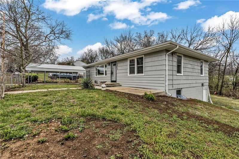 2415 53rd St, Kansas City, KS 66104