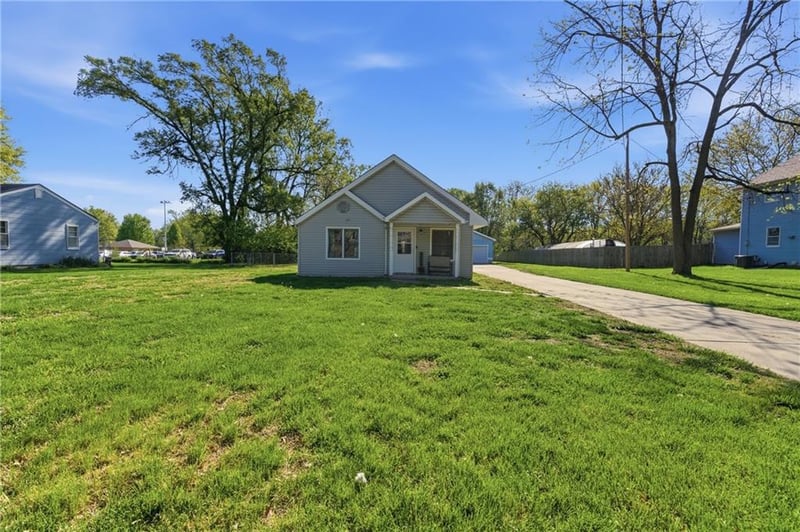 3025 Shrine Park Rd, Leavenworth, KS 66048
