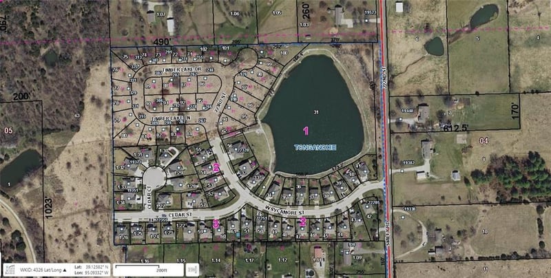 22999 Sycamore St, Tonganoxie, KS 66086