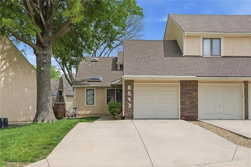 8543 Westgate St, Lenexa, KS 66215