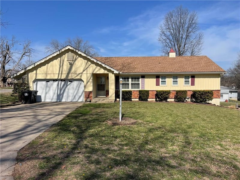 16600 31st St, Independence, MO 64055