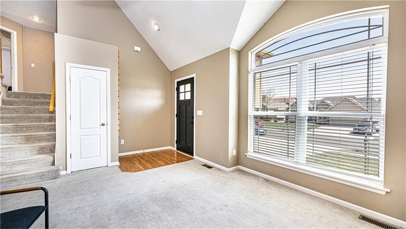 1016 112th Ter, Kansas City, MO 64155