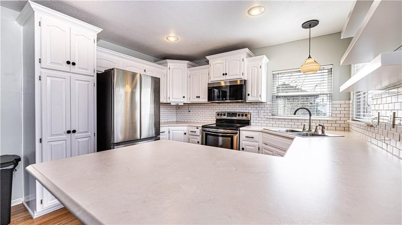 1016 112th Ter, Kansas City, MO 64155