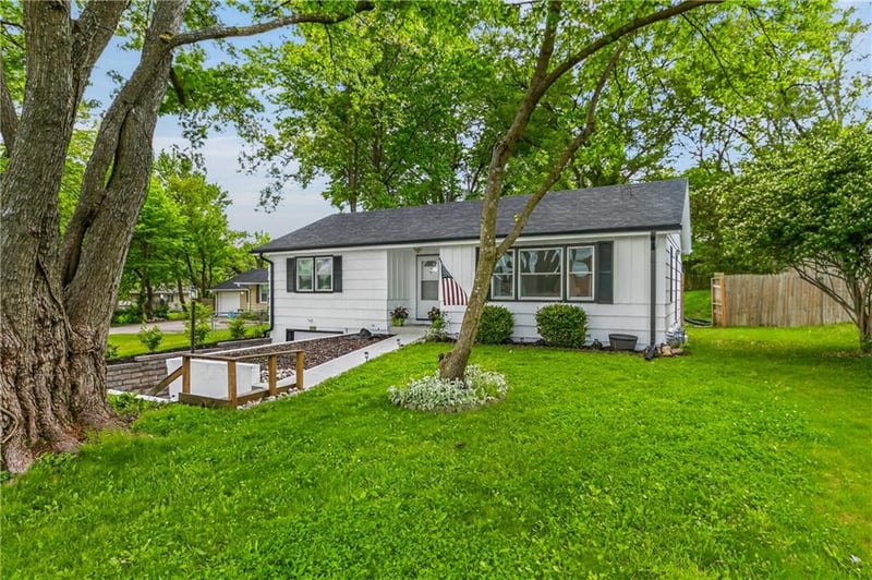 110 Ridge Ave, Liberty, MO 64068