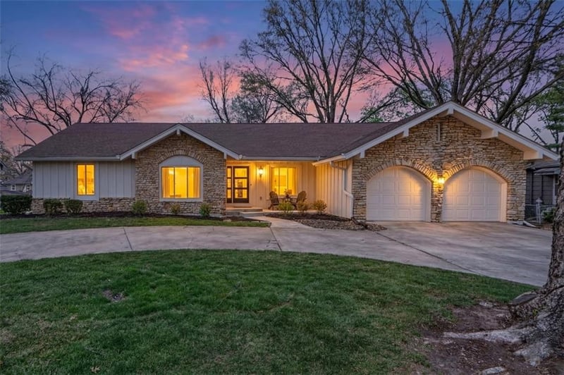 7616 W 98th Ter, Overland Park, KS 66212