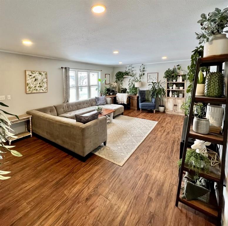 309 6th St, Maryville, MO 64468