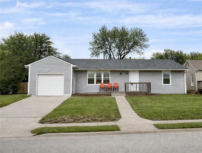 309 6th St, Maryville, MO 64468