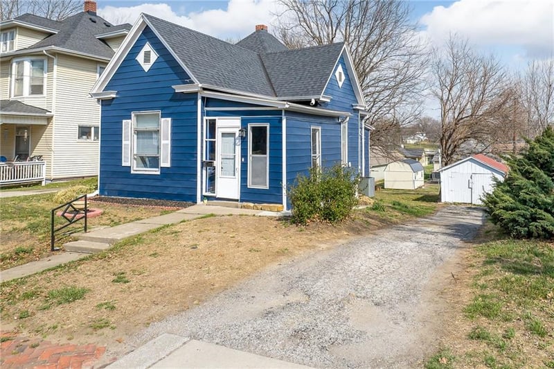 3111 Lafayette St, St Joseph, MO 64507