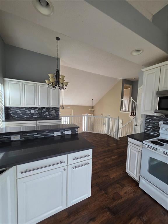 21793 Lincoln Ter, Spring Hill, KS 66083