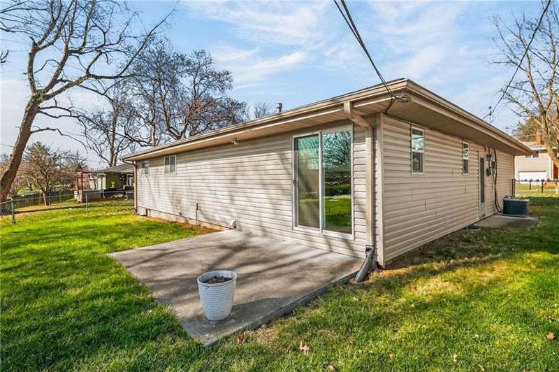 3407 Lantern Ln, St Joseph, MO 64506