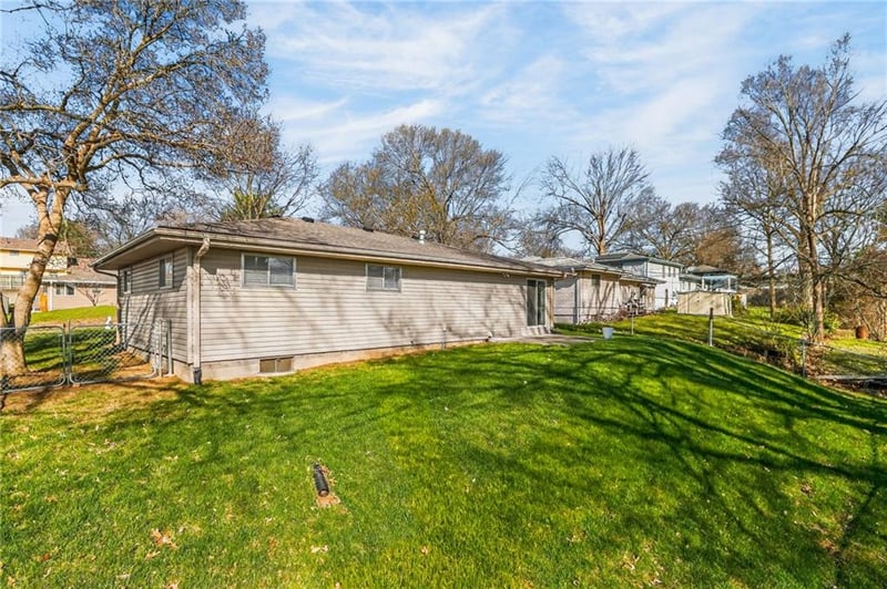 3407 Lantern Ln, St Joseph, MO 64506