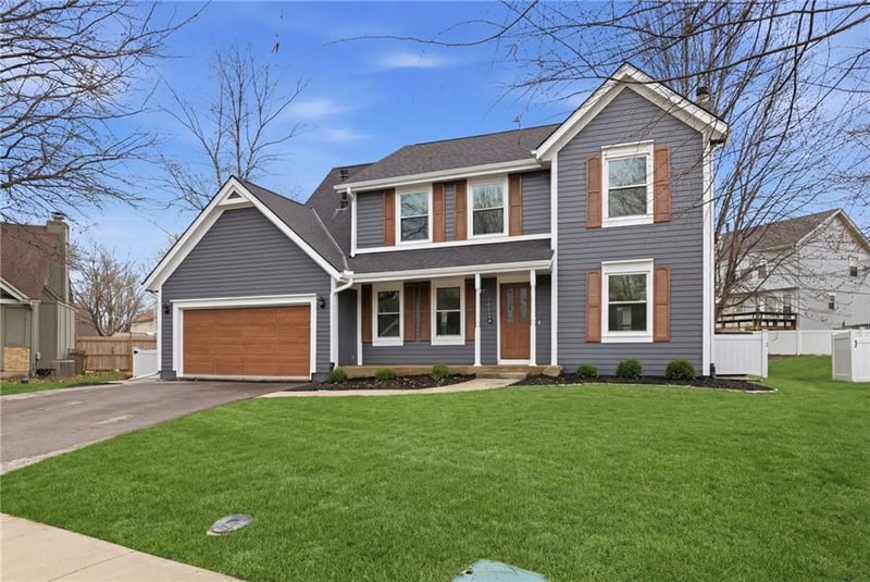 1413 Sheridan Bridge Cir, Olathe, KS 66062