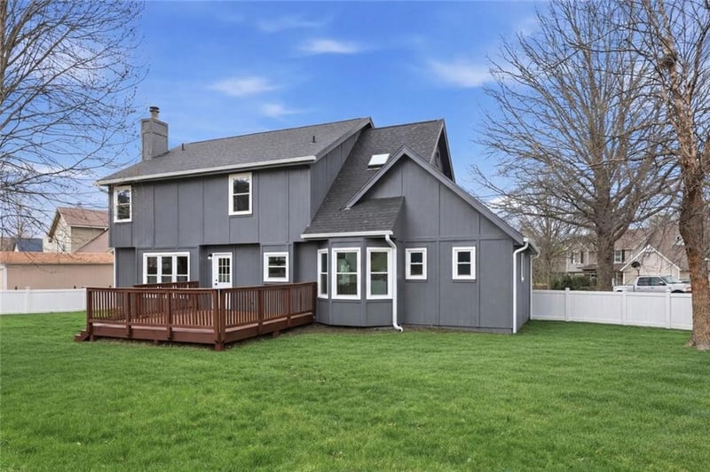 1413 Sheridan Bridge Cir, Olathe, KS 66062