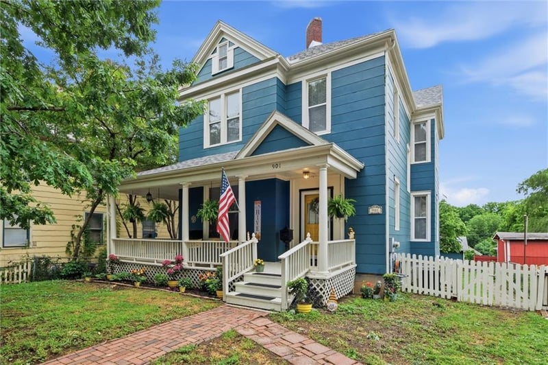 901 White Oak St, Independence, MO 64050