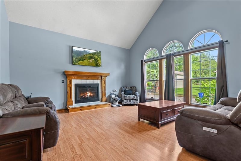 10007 70th Ter, Raytown, MO 64133