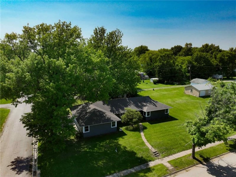 1601 Central Ave, Horton, KS 66439