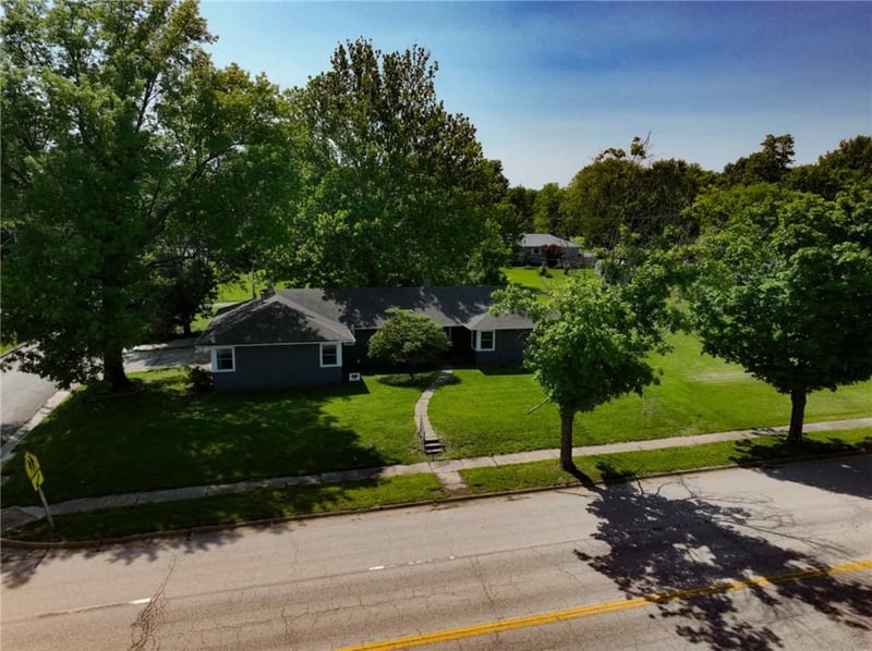 1601 Central Ave, Horton, KS 66439