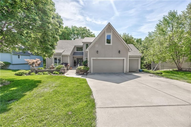 7615 Eicher Dr, Shawnee, KS 66217