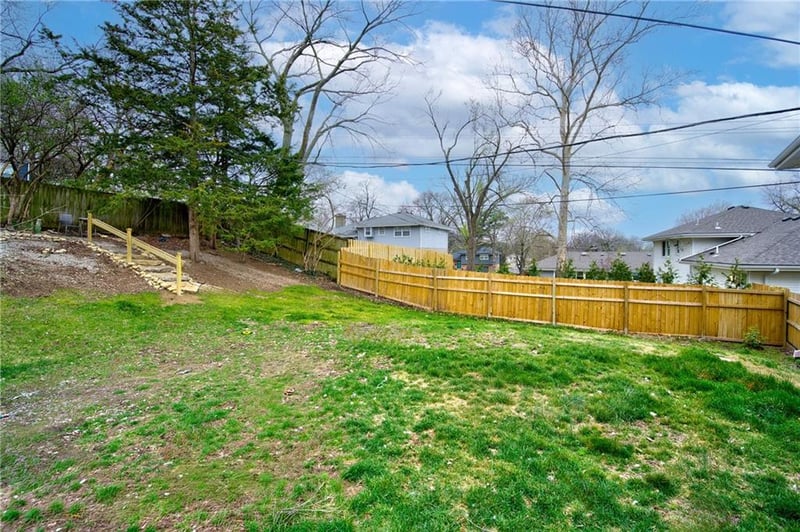 5629 50th St, Roeland Park, KS 66202