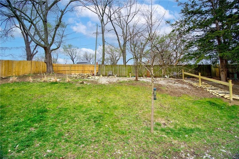 5629 50th St, Roeland Park, KS 66202