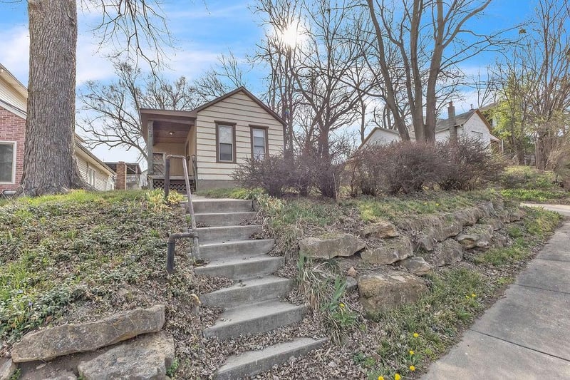 1401 12th St, St Joseph, MO 64501
