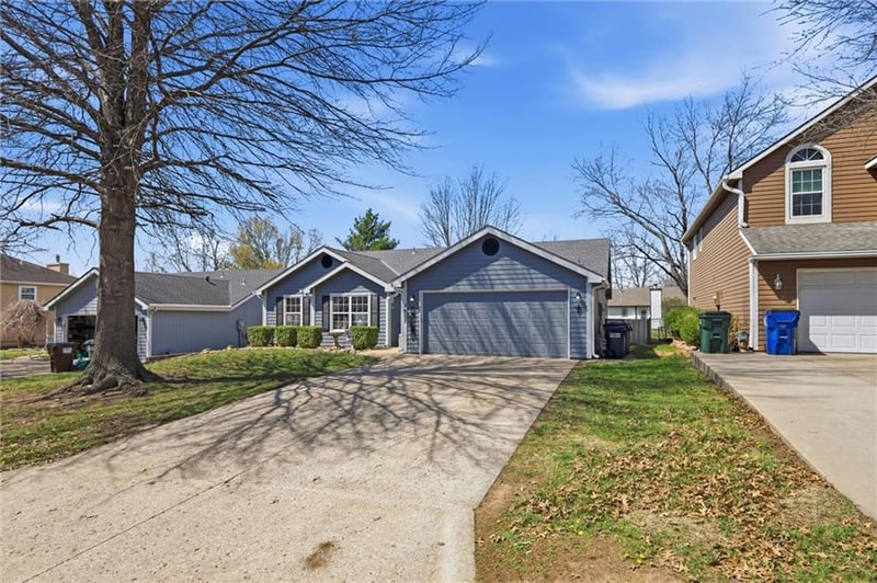 2917 Lankford Dr, Lawrence, KS 66046