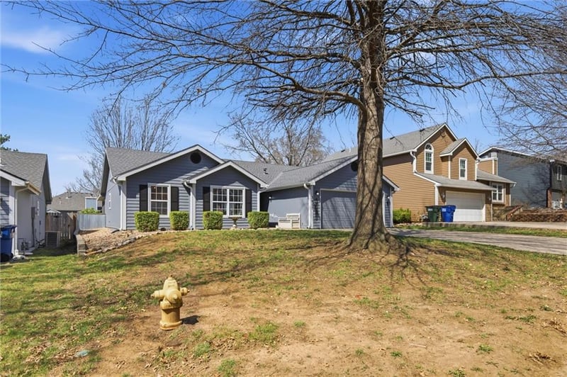 2917 Lankford Dr, Lawrence, KS 66046