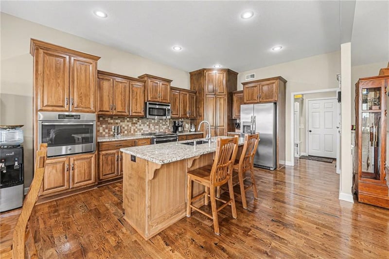 9920 Manning Ave, Kansas City, MO 64157